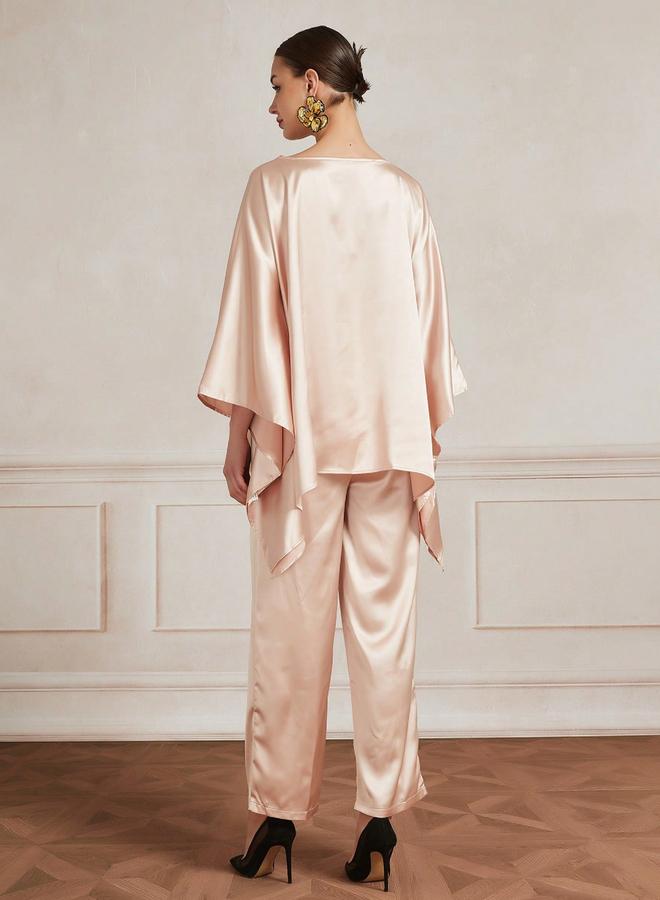 تايك تو طقم منسق من بنطال وبلوزة ساتان غير متماثلة الطول - Image 4