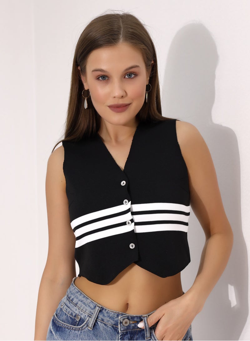 Elegant T-Shirt With An V-Neck And High Quality - Image 1