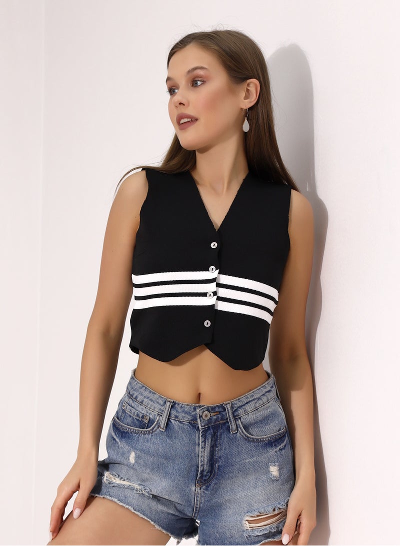 Elegant T-Shirt With An V-Neck And High Quality - Image 2