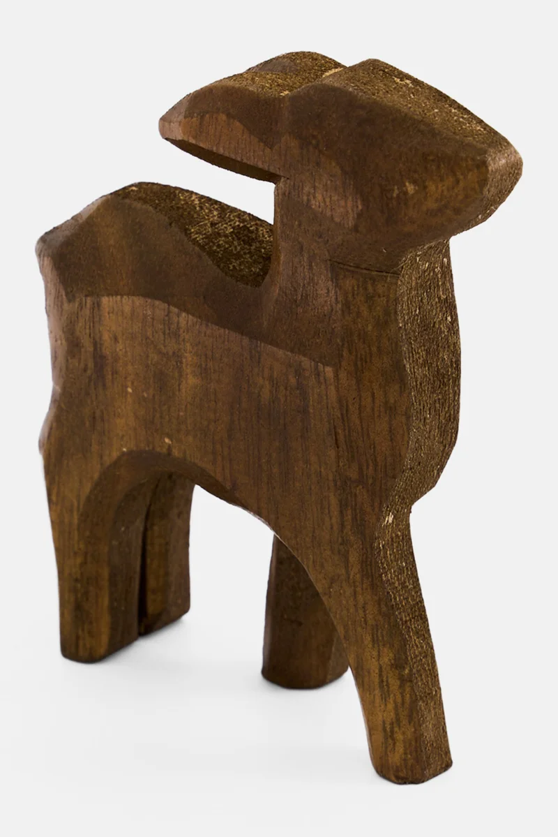 موي موتشو حيوان خشبي مزخرف بني