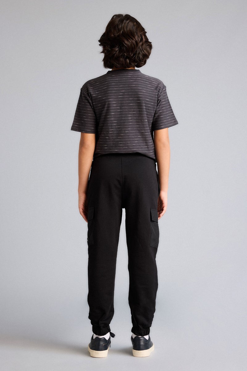 ديفاكتو بنطلون اولادي قماش خفيف اوفر سايز - Image 4