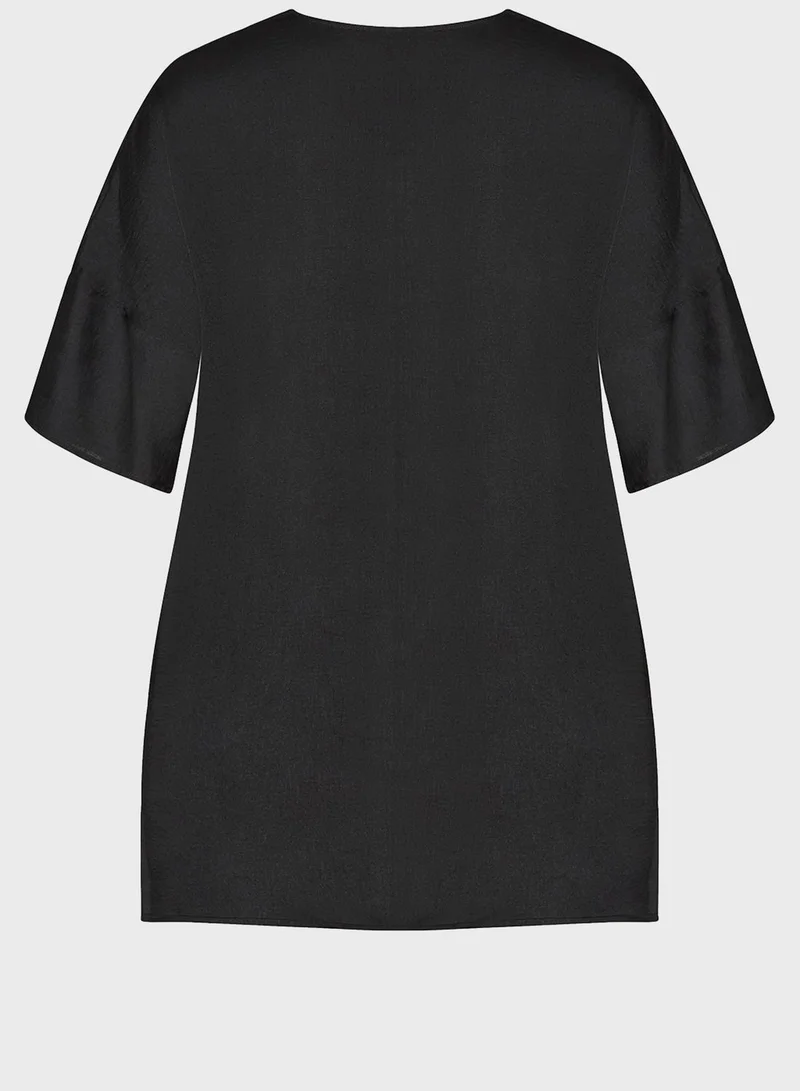Avenue Pleat Detail Top