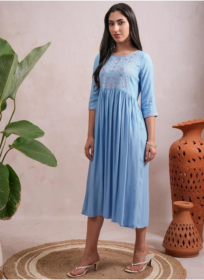 فيشود Embroidered Floral Print Midi Dress by Styli
