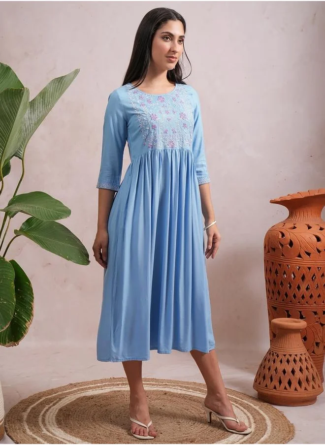 فيشود Embroidered Floral Print Midi Dress by Styli