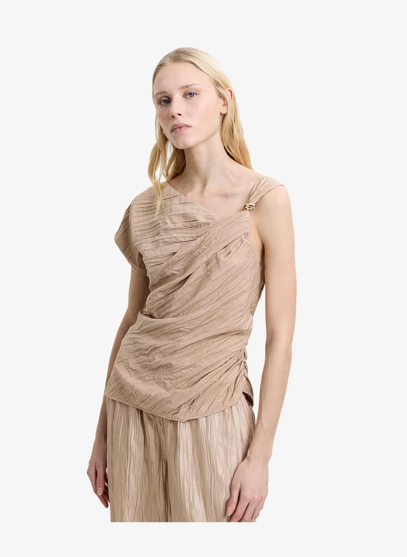 فرنش كونكشن Women's Novie Crinkle Asymmetric Top
