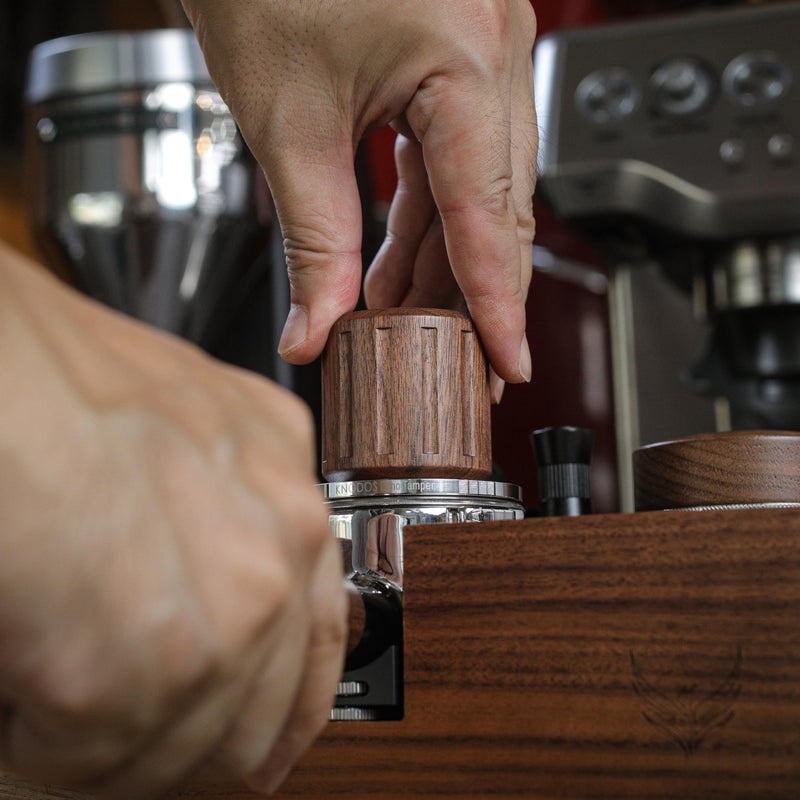 KNODOS Echo Calibrated Espresso Tamper 54mm with Click Feedback, 30lb Spring, Walnut Handle for Breville Portafilters - Image 4