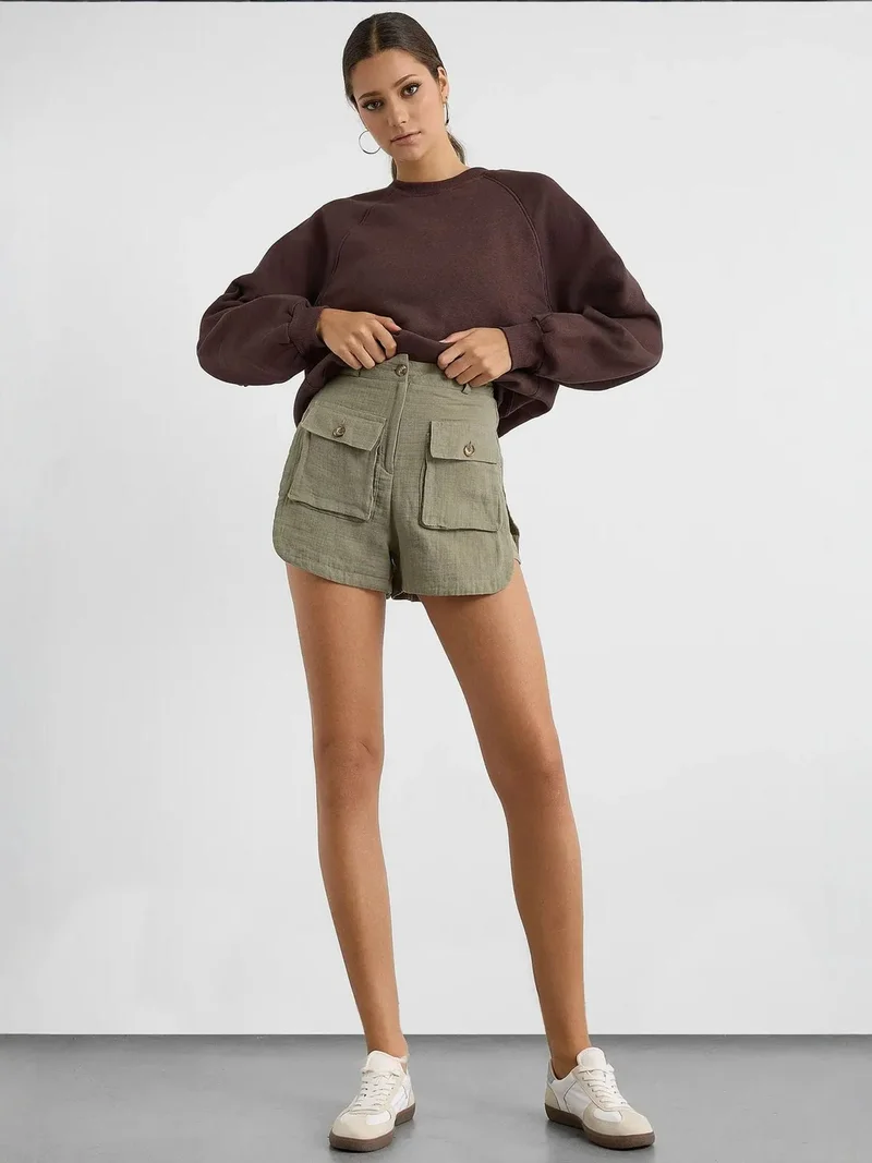 زوبعة شورت بجيوب مرقعة