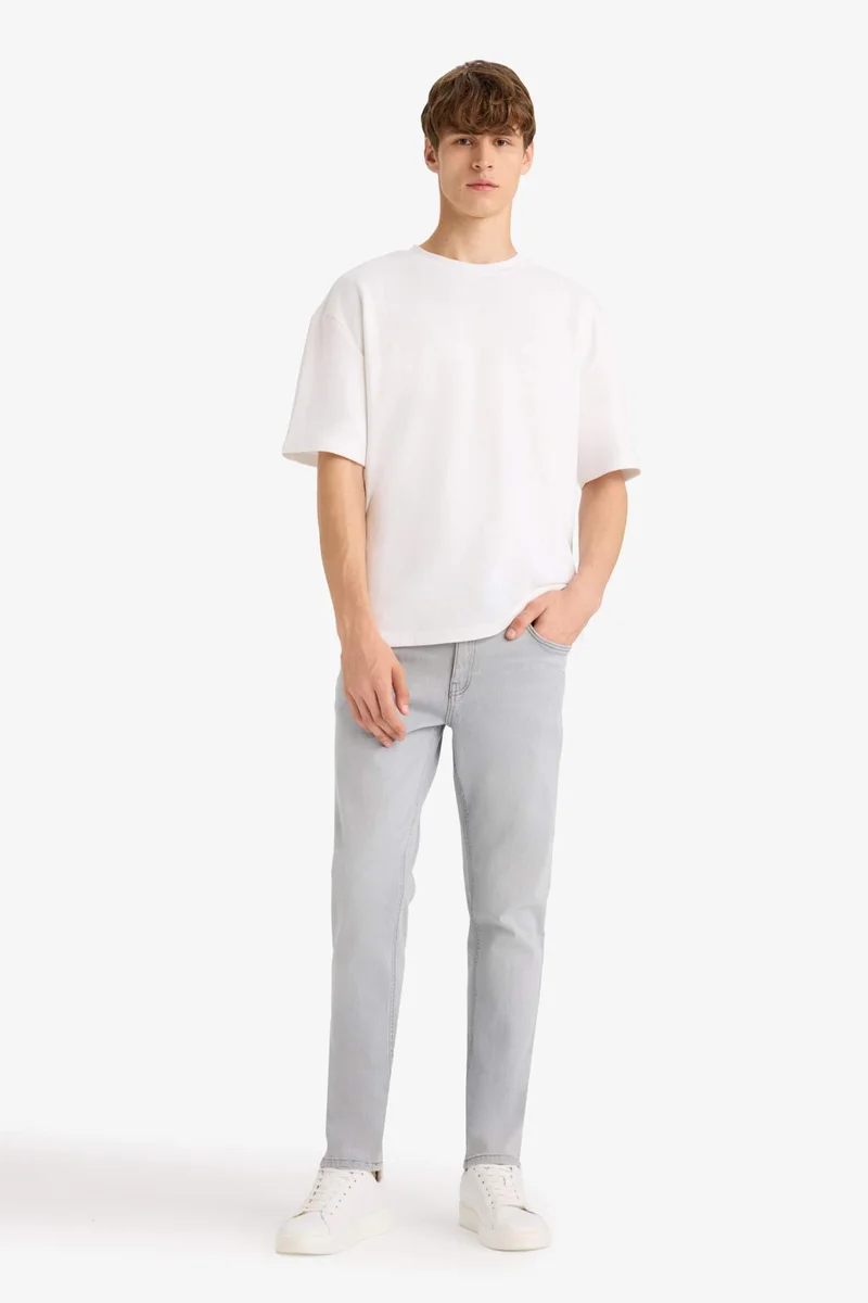ديفاكتو Pedro Slim Fit Regular Waist Skinny Leg Jeans