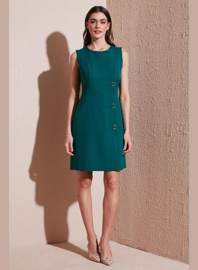 ليلا فستان قصير نسائي بياقة دائرية وحزام