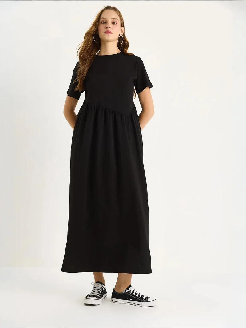 Bianco Lucci Black LUCCI Maxi Crew Neck Loose Knit Dress for Women | Best Price UAE