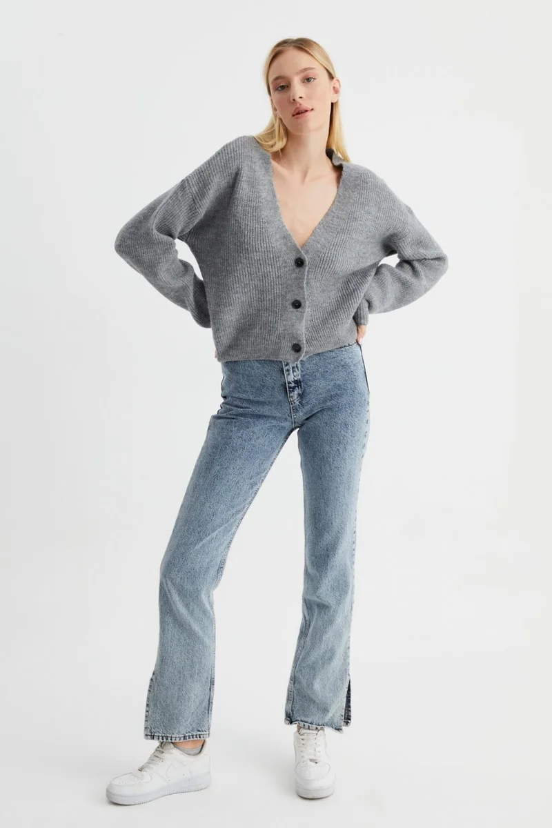 Alexander Gardi V-Neck Buttoned Knit Cardigan (B22-5753)