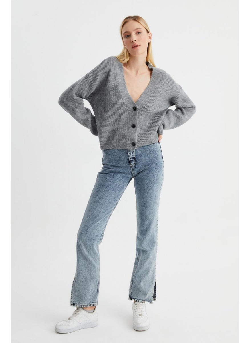 Alexander Gardi V-Neck Buttoned Knitted Cardigan (B22-5753)  - Image 3