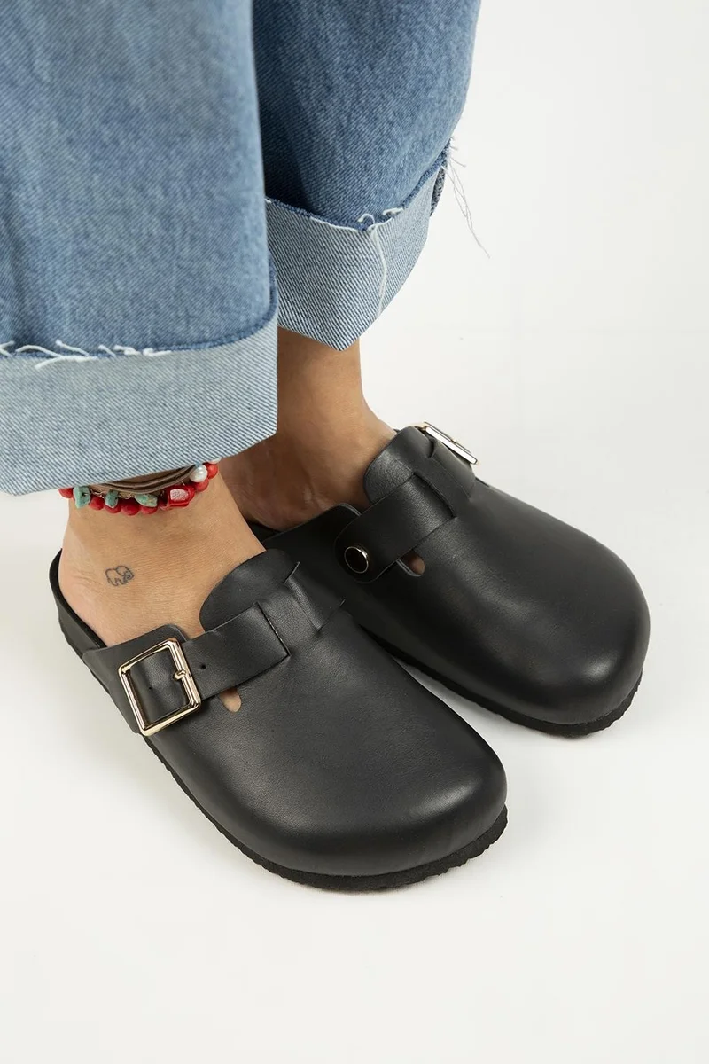 Manijero Manijero Zeta 2 Women's Genuine Leather Clogs with Buckle and Belt, Black