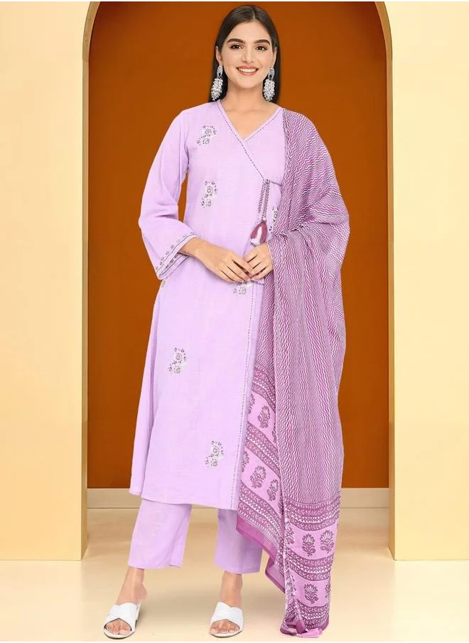 ISHIN Tunic Women Lilac Cotton Kurta Set with Embroidered pattern Tunic and Palazzo features a Round neckline and Three-Fourth Sleeve secured with Elastic closure and styled in Straight Fit ideal for Festive moments — perfect for fashion-forward occasions.