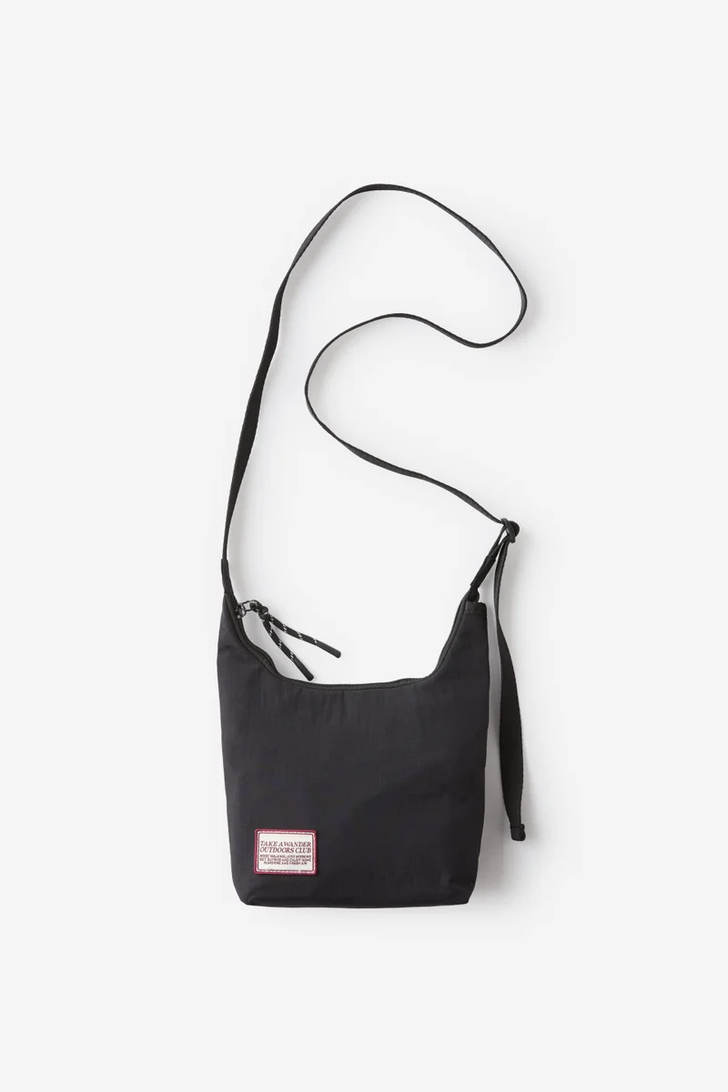 Body TRAIL CROSSBODY BAG