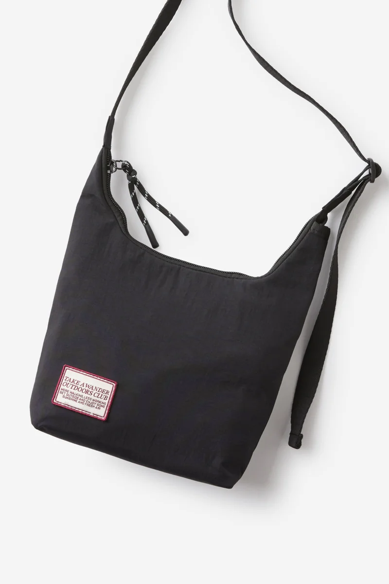 Body TRAIL CROSSBODY BAG