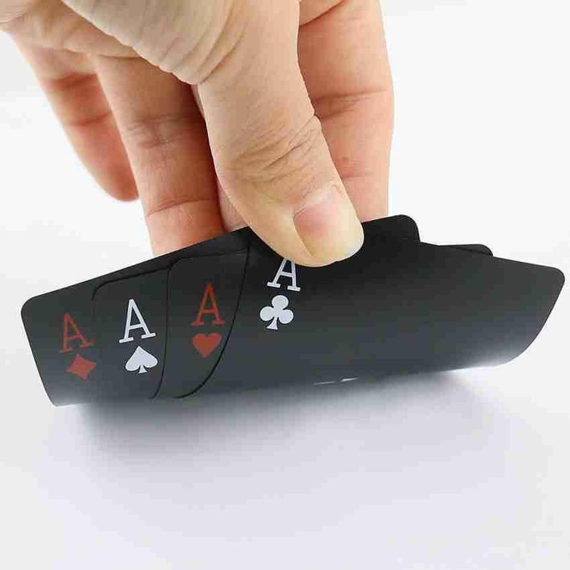 ROYALS Adult Poker Rummy Blackjack Bridge Playing Card Game (Red) - Image 1