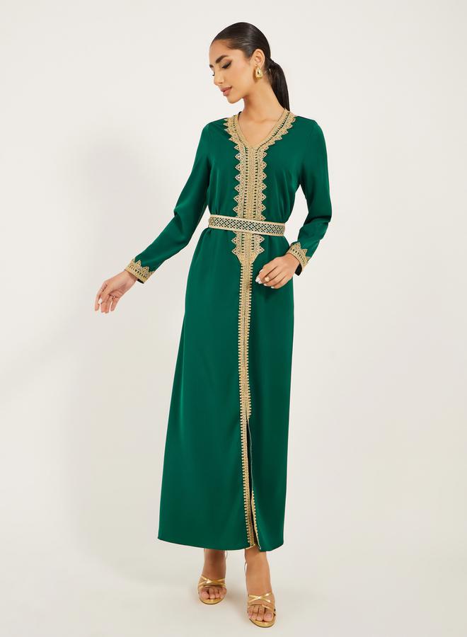Styli Arabic Kaftan with V neck and gold lace trims at neckline, sleeve hem and centre front along with fabric belt. Lace trim on fabric belt - Image 1