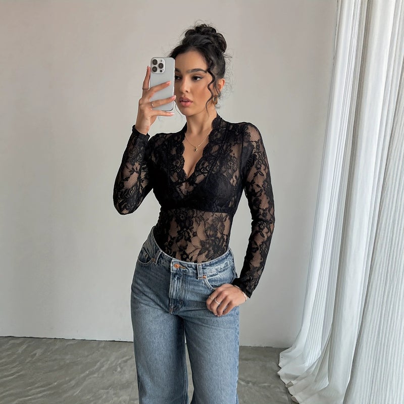 بذلة نسائية بياقة على شكل حرف V مع دانيلا وشبكة وأكمام جرس - Image 1