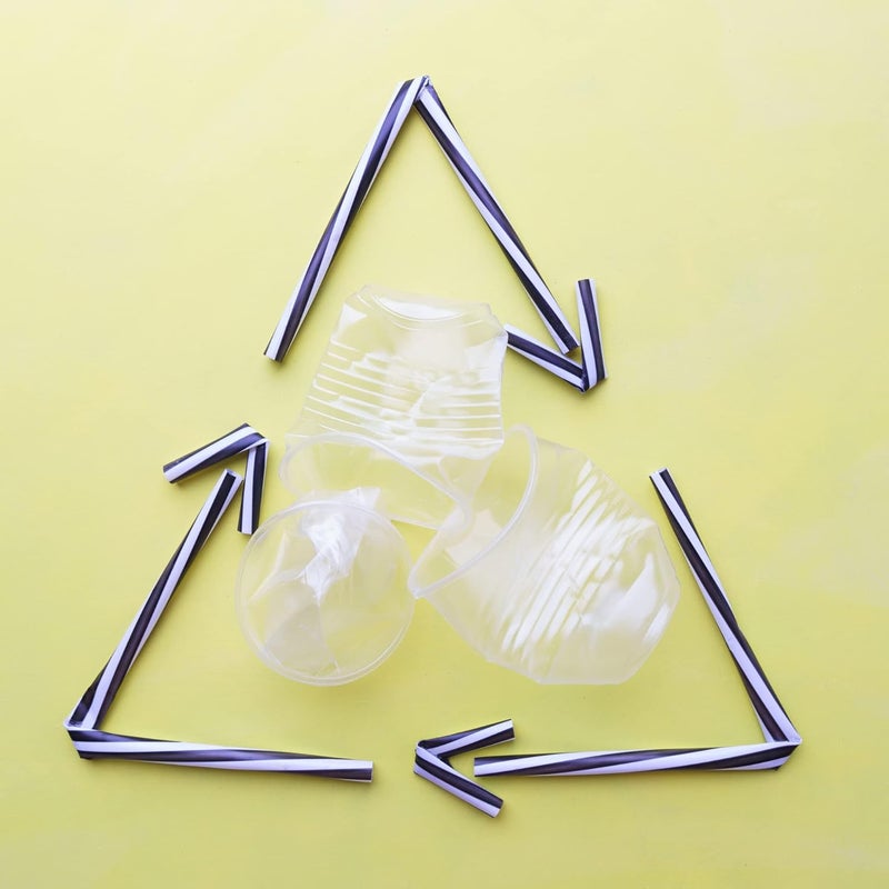 AIOS 50 x Disposable Takeaway Soda Cups with Lids. 400ml/14oz. Includes straws pk of 50. For drinks on the move, parties, camping, picnics, garden, home and fits car holders. Iced or hot drinks. - Image 2