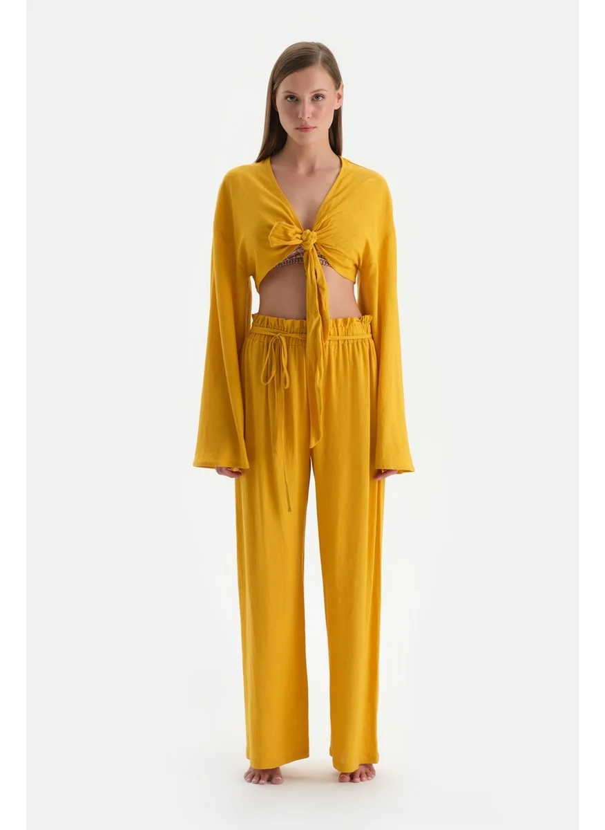 داجي Yellow Tie Front Short Shirt
