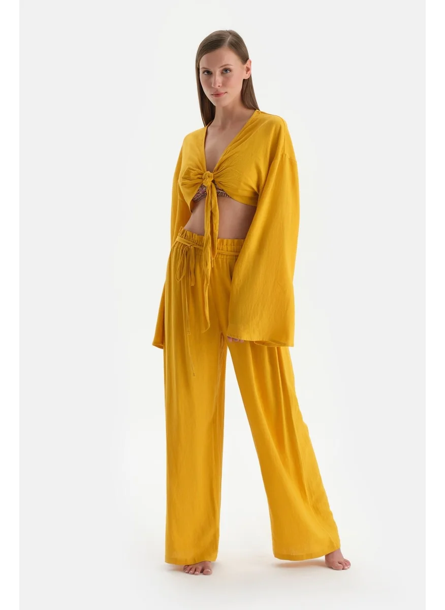 داجي Yellow Tie Front Short Shirt