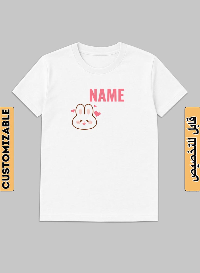 لوحة تيشيرت قطن قابل للتخصيص باسمك مع تصميم قطة وقلوب - Image 1