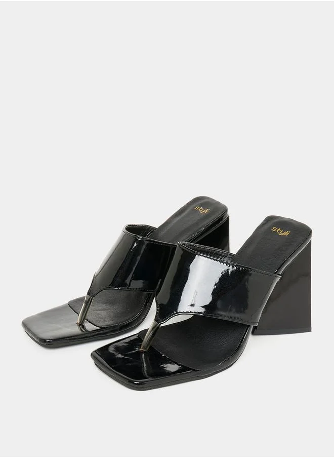 ستايلي Wide Strap Platform Heel Sandals