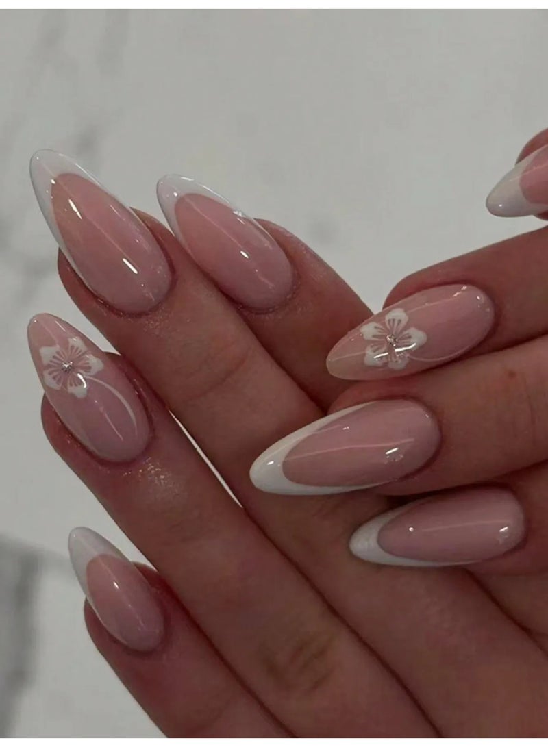 اظافر تركيب مزيفه فرنسيه بتصميم مربع تحتوي العلبه على 24 ظفر مع مبرد اظافر و صمغ - Image 1