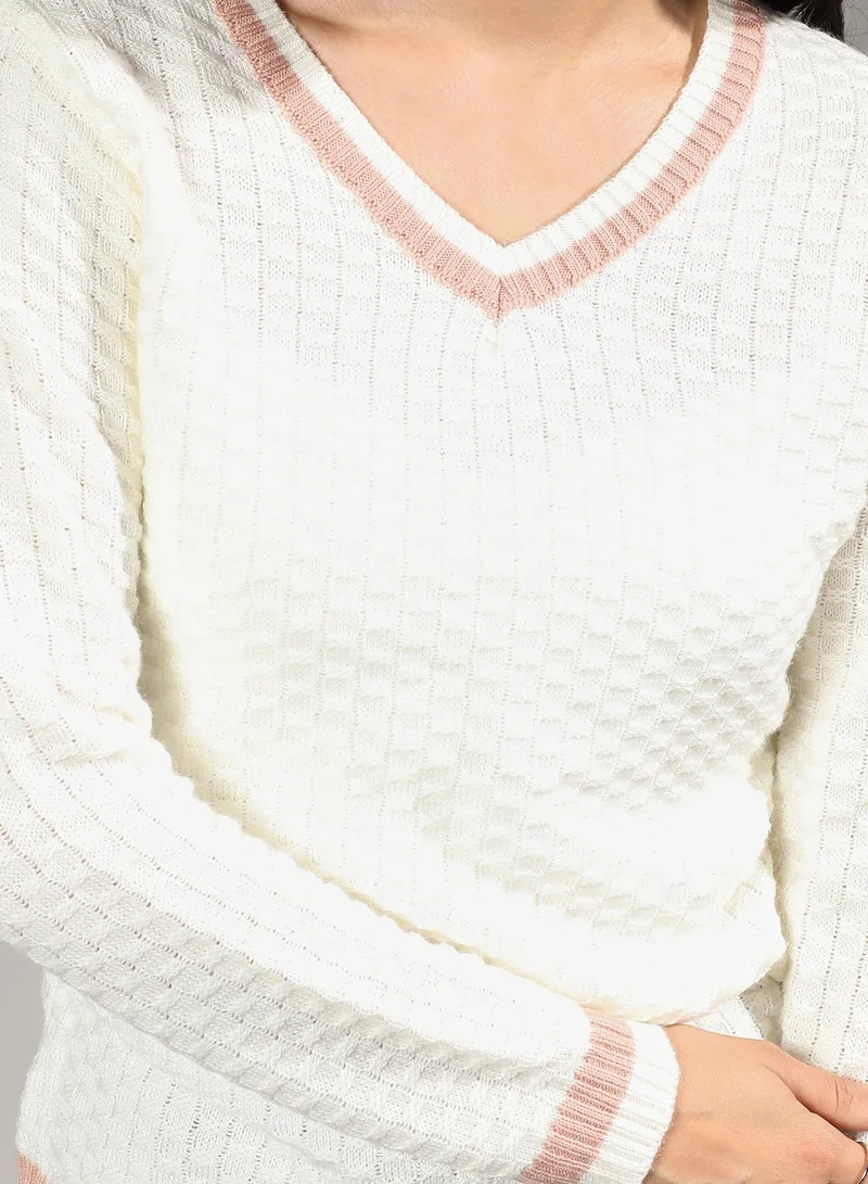 Campus Sutra Women's White Contrast Hem Knit Sweater