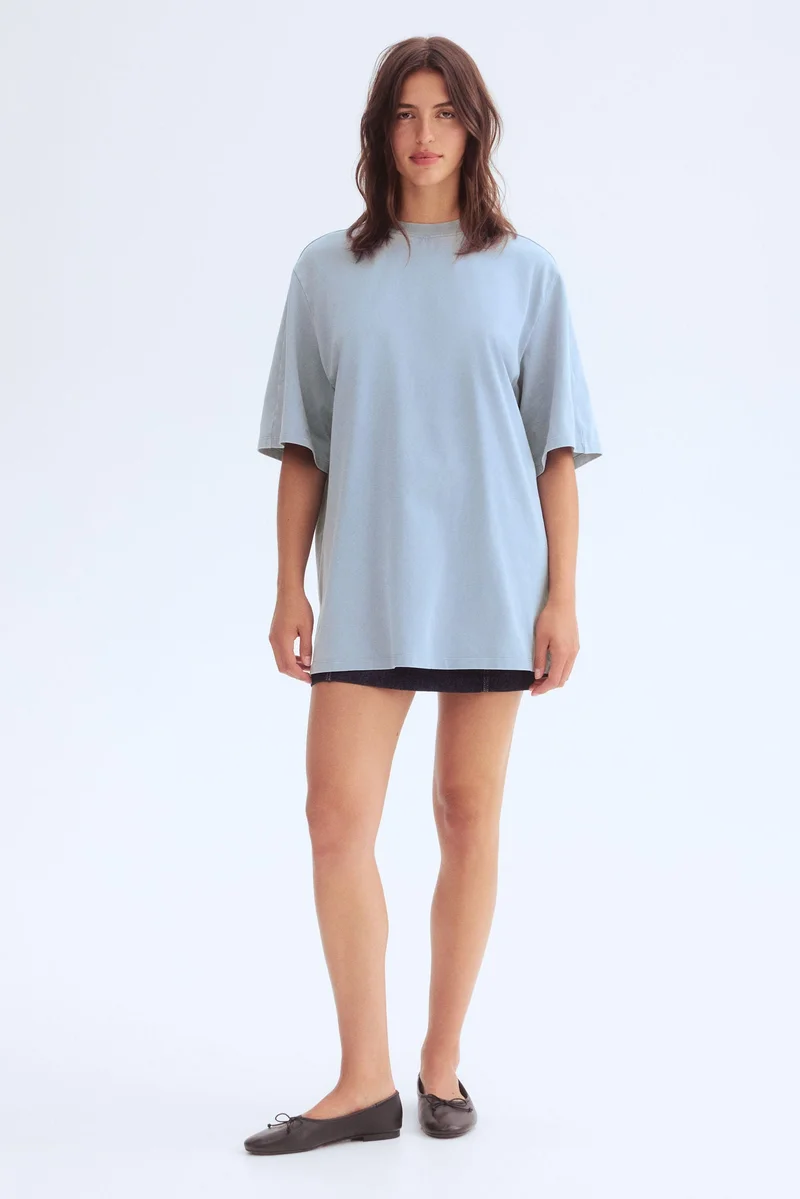 اتش اند ام تي-شيرت بمظهر مغسول