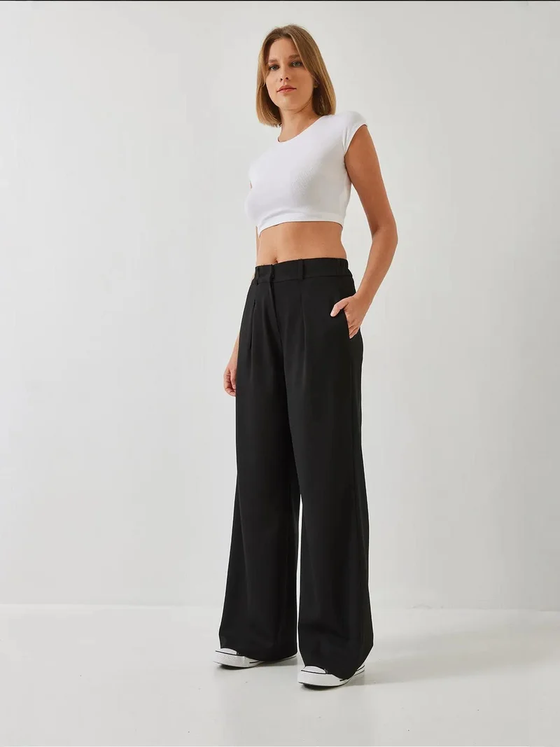 Bianco Lucci LUCCI Wide Leg Pleated Pants with Hook and Loop Closure