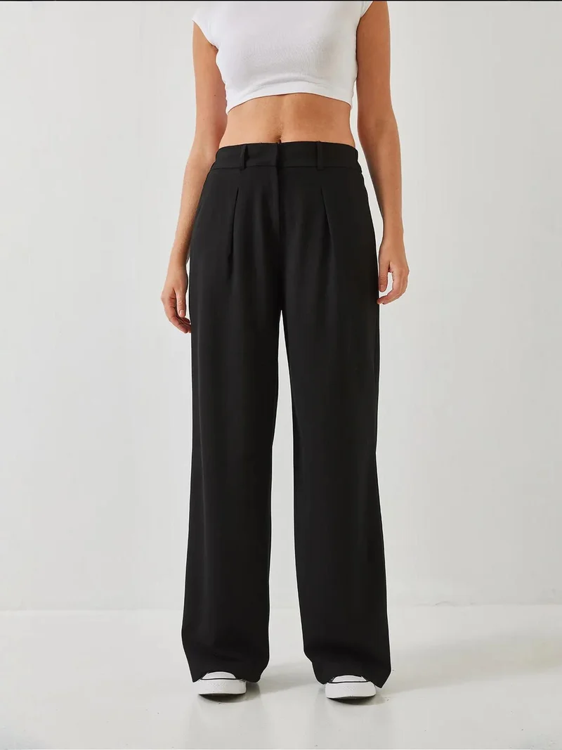 Bianco Lucci LUCCI Wide Leg Pleated Pants with Hook and Loop Closure