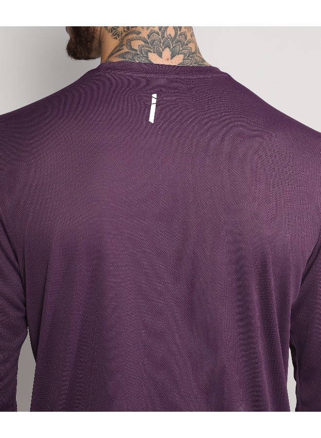 Campus Sutra Men's Plum Purple Solid Activewear T-Shirt  - Image 4