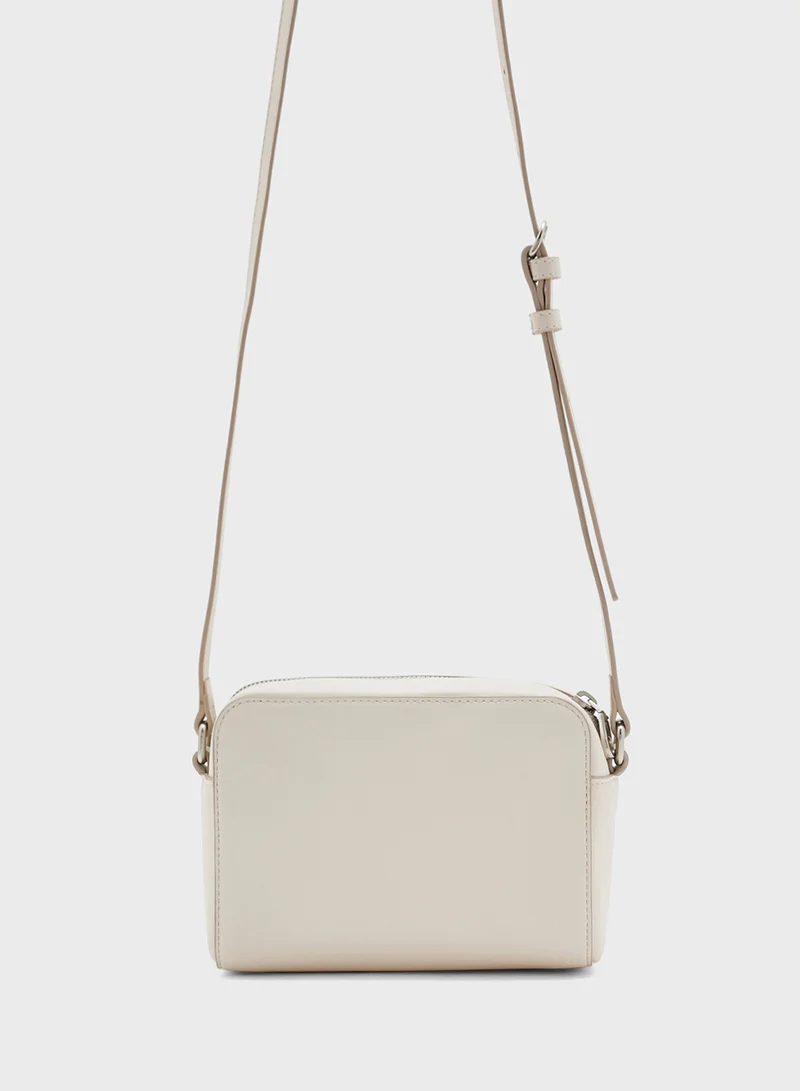 كالفن كلاين جينز Narrow Strap Crossbody
