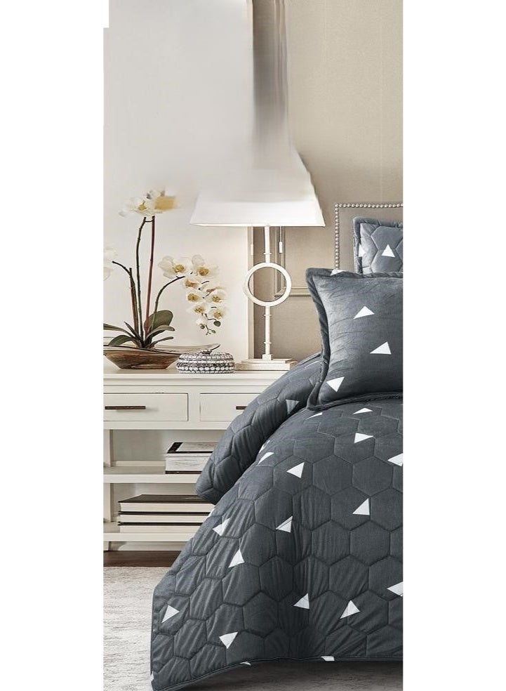 Horse compressed double quilt set made of soft velvet to give you warmth and comfort - Image 2