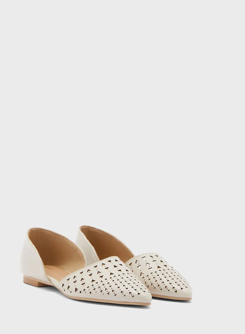 ELLA Cutout Detail Pointed Flat Shoe