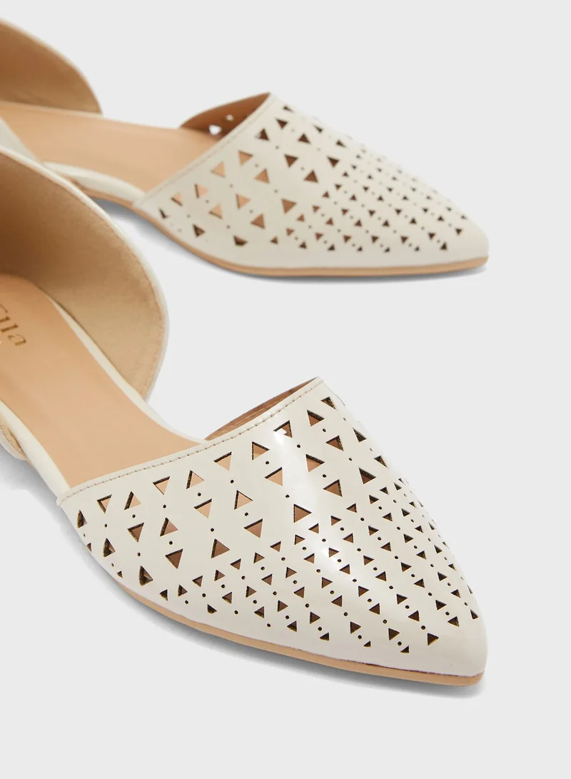ELLA Cutout Detail Pointed Flat Shoe