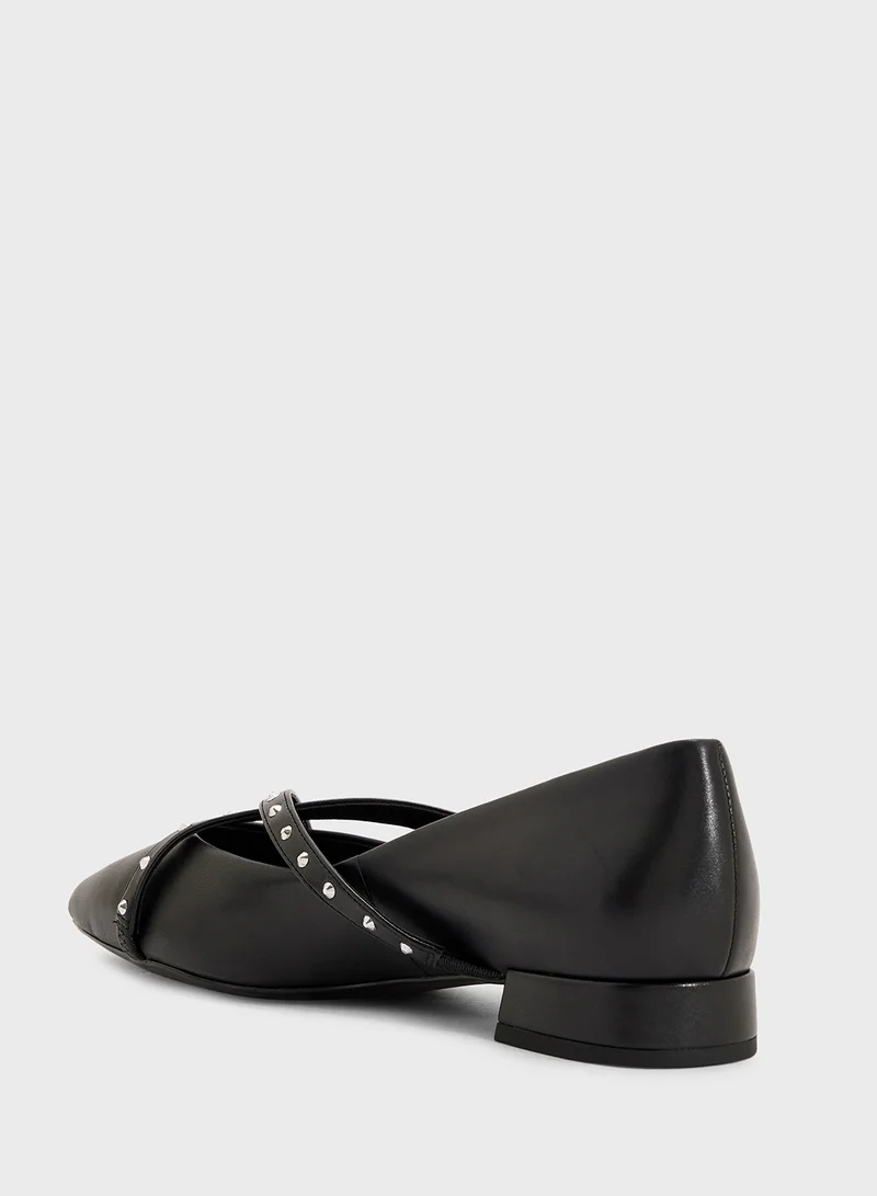 كارل لاغرفيلد Kerrie Pumps