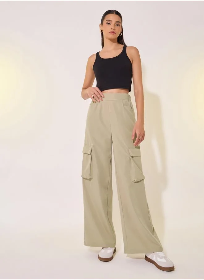 Styli Solid Mid-Rise Wide Leg Cargo Pants