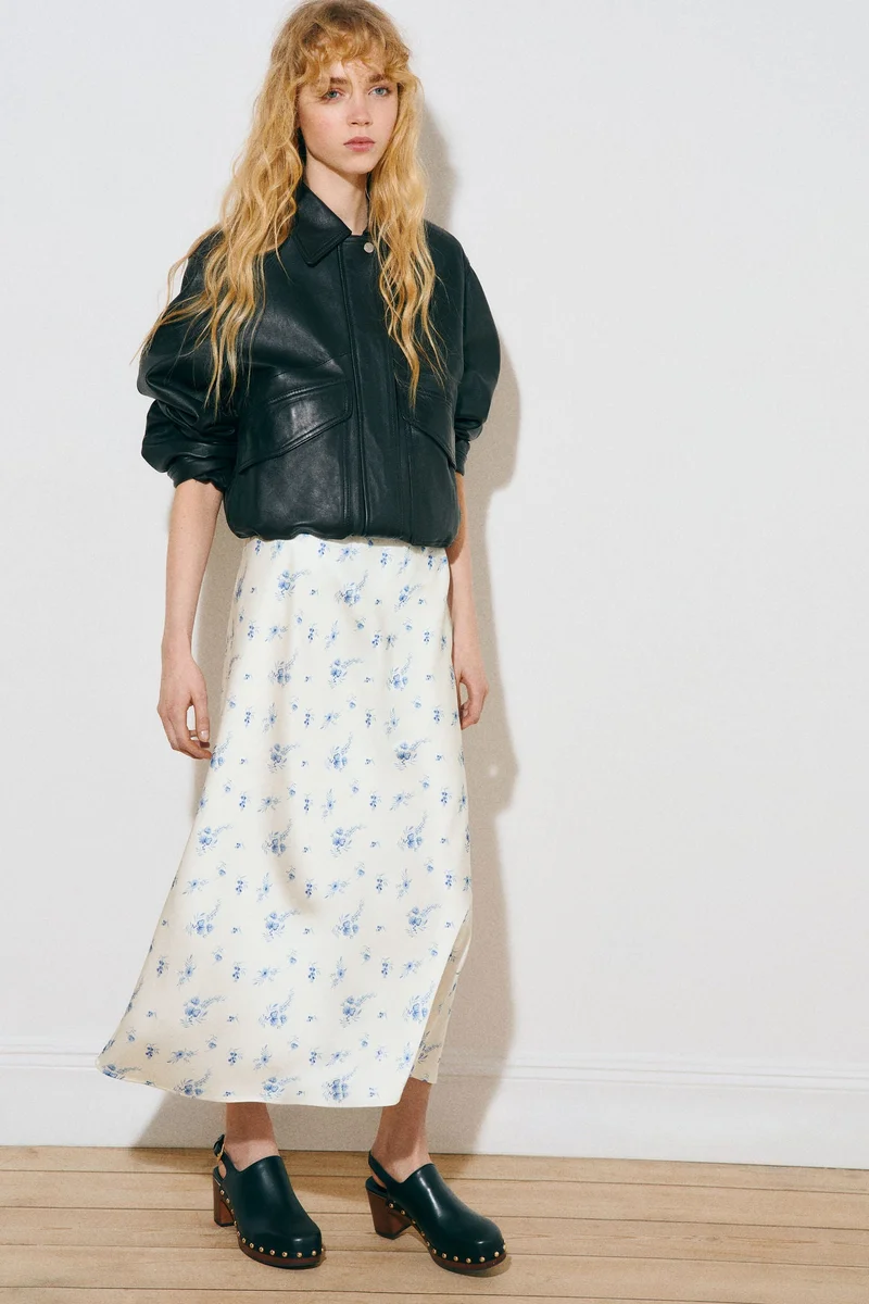 اتش اند ام تنورة ماكسي من الساتان