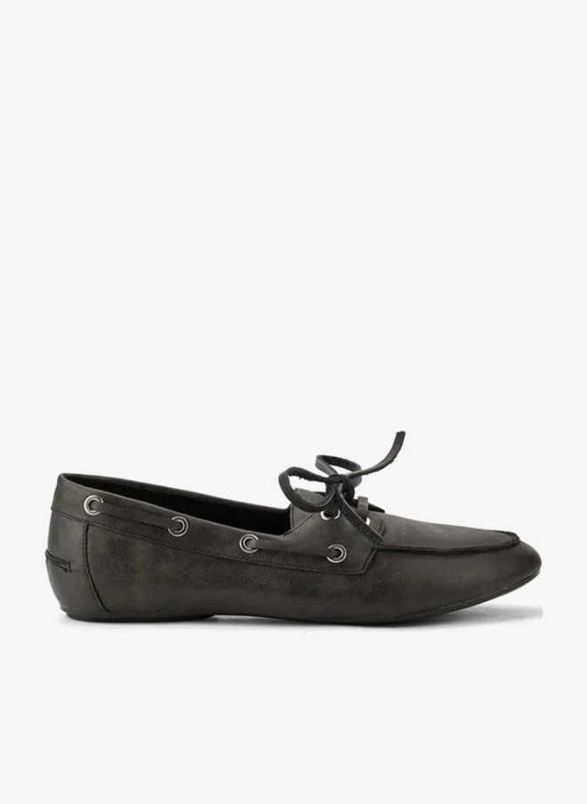 سيليست حذاء نسائي سهل الارتداء بتفاصيل رباط