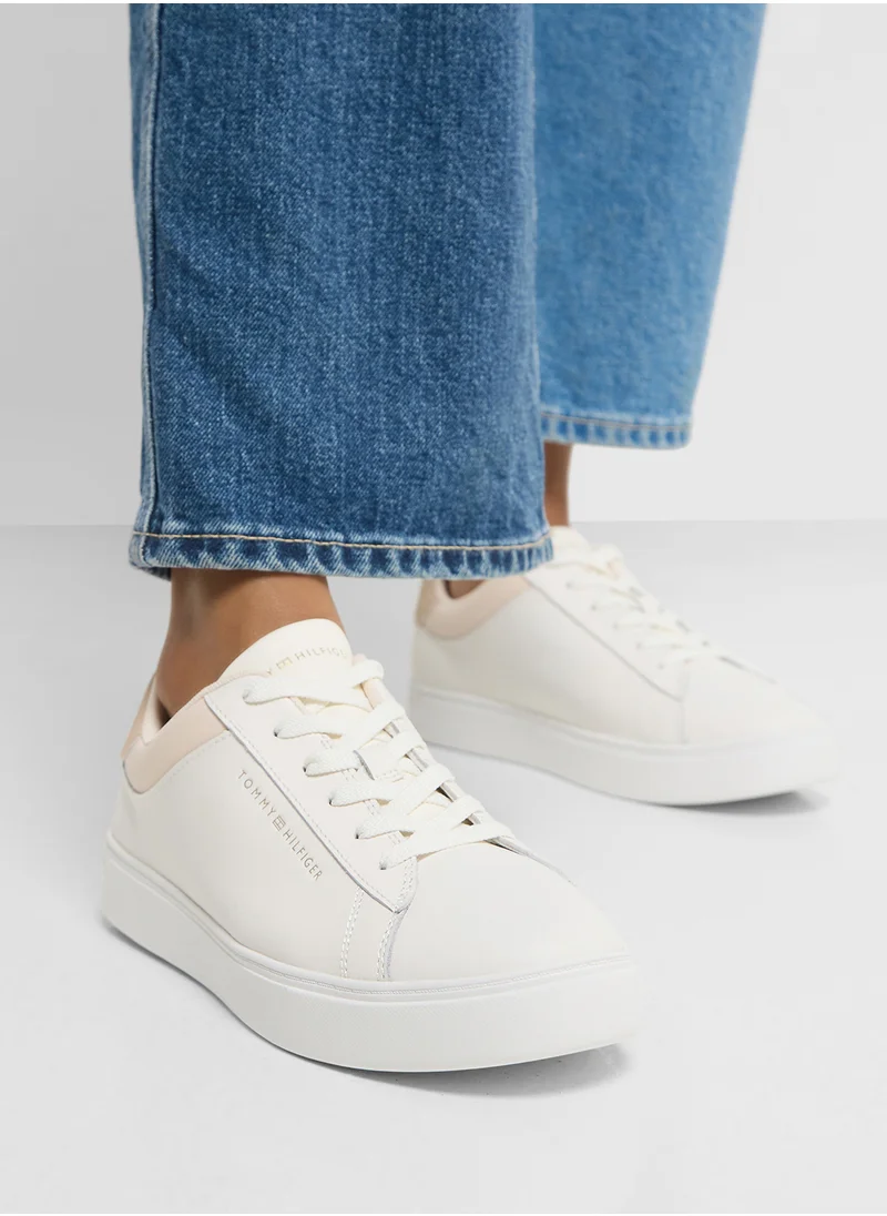 تومي هيلفيغر Logo Detail Lace Up Low Top Sneakers