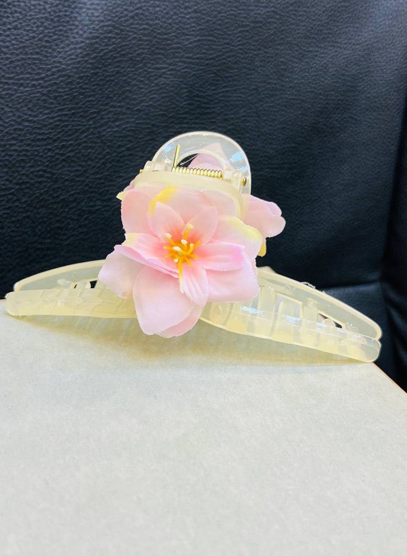 Generic Korean hair clip with a lavender flower design, an elegant touch that adds beauty and style to your daily look.