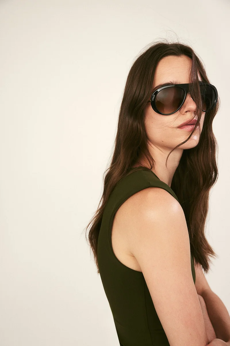 H&M Shoulder-Pad Vest Top