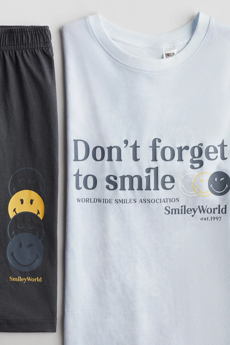 اتش اند ام بيجاما من القطن مزينة بطبعة