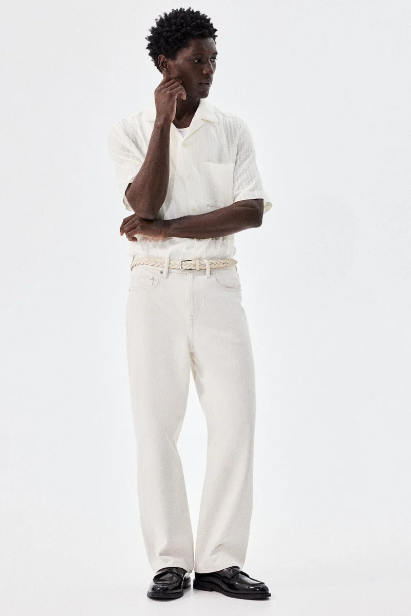 اتش اند ام قميص ريزورت من الكتان بقصّة عادية