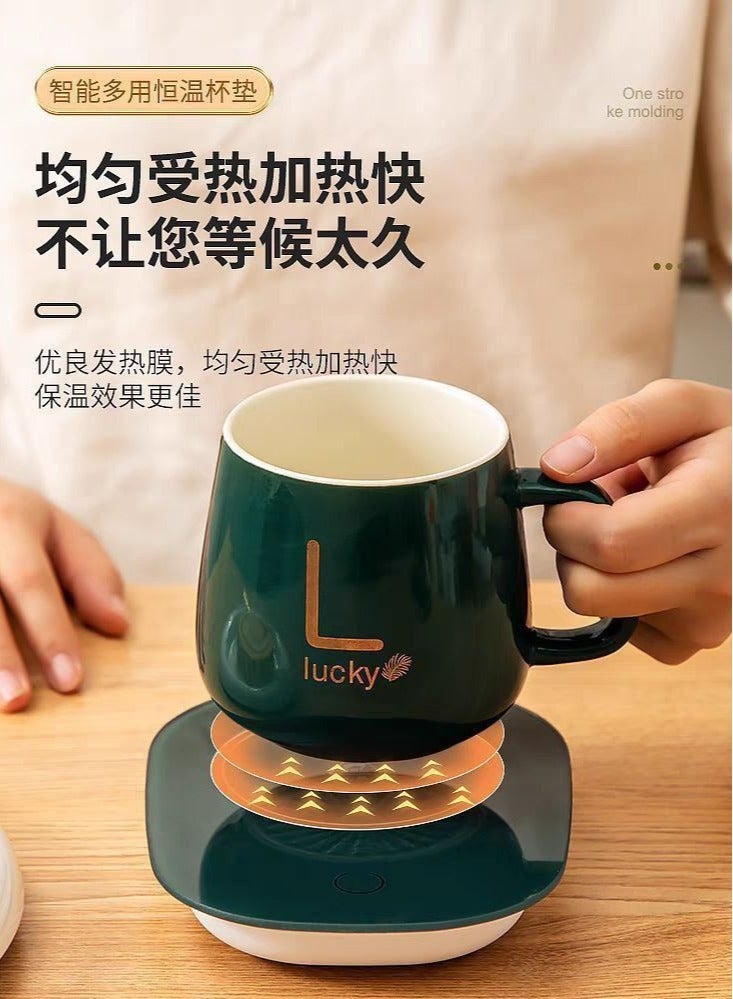 كوب قهوة كهربائي، منظم حراري للمشروبات والحليب والشاي والماء للمنزل والمكتب سخان الأكواب بقابس بقوة عالية ويسخن السطح بشكل أسرع مناسبة لمعظم الأكواب: - أكواب زجاجية، أكواب سيراميك، أكواب من الستانلس ستيل، كوب زجاجي، حليب معبأ. مثالي لأي مكتب أو منزل أو مطبخ أو مسكن أو أكثر من ذلك. آمنة ومتينة: - تتميز لوحة الزجاج المقوى السميكة بوظائف مقاومة للماء ومنع التشققات. آمنة وسهلة التنظيف. - Image 2