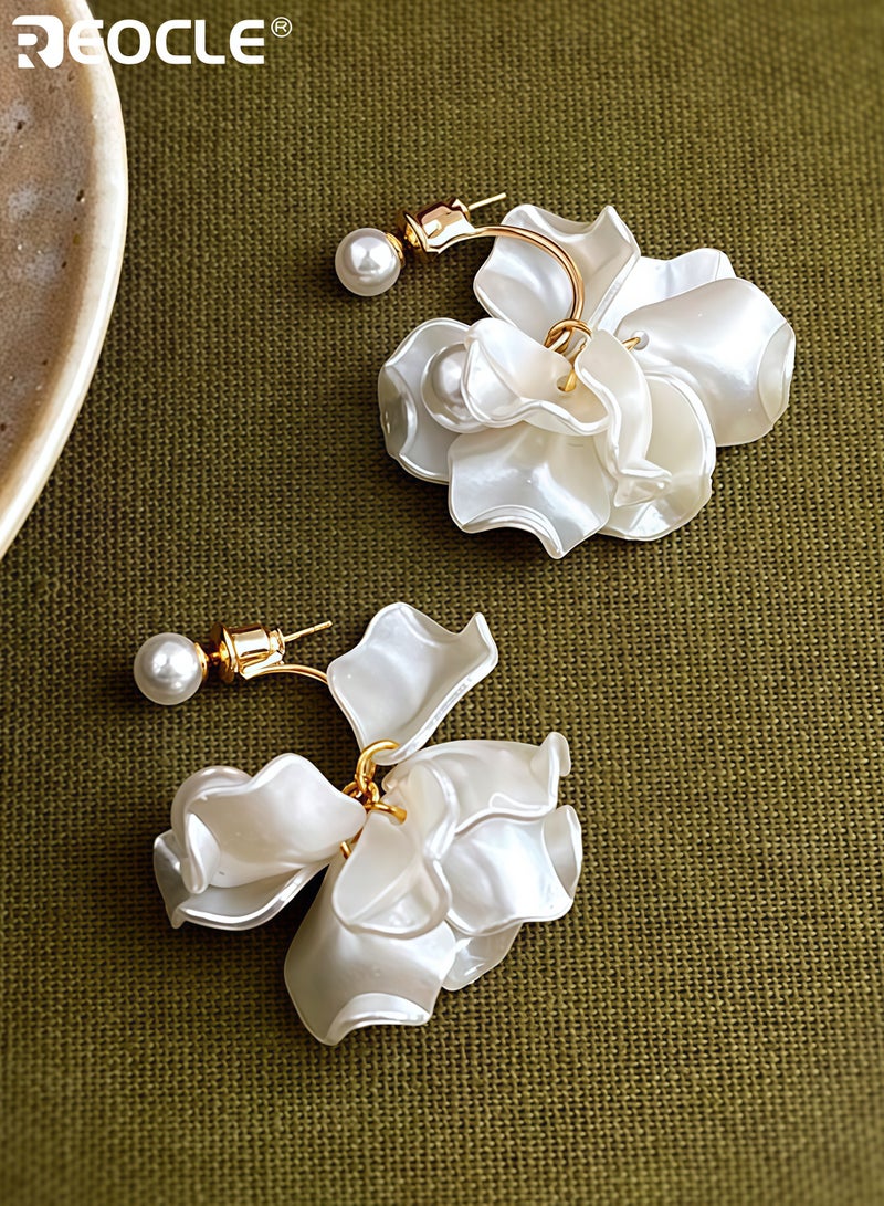 ريوكل أقراط لؤلؤ بتلات نسائية تتميز بالفخامة الأنيقة مع دبابيس رقيقة بأسلوب متعدد الاستخدامات للارتداء اليومي للنساء - Image 2