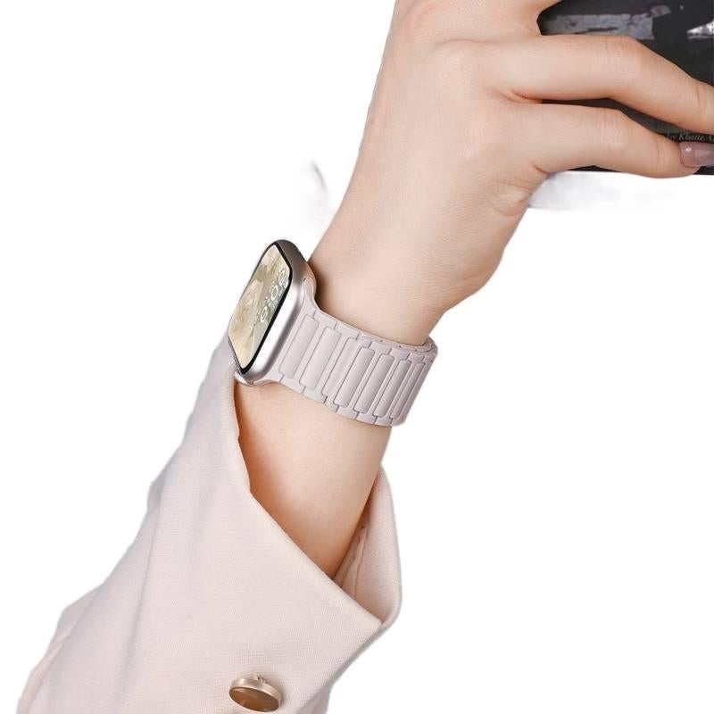 SK سوار ساعة ذكية سوار رياضي من السيليكون متوافق مع Apple Watch Ultra بملاءمة قابلة للتعديل وحزام بديل للاستخدام اليومي باللون أسود قابل للتعديل باللون الأسود - Image 3
